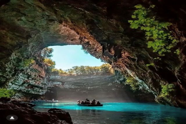 melissani-lake-1.jpg