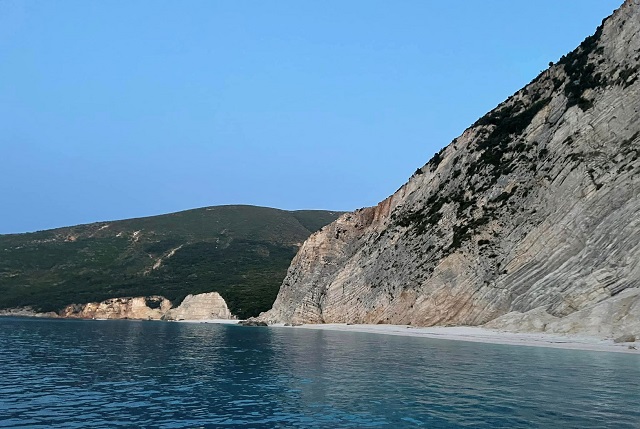 Group  1 - 2  persons